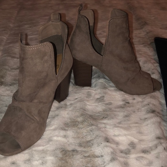 Open Toe Booties - Picture 6 of 7